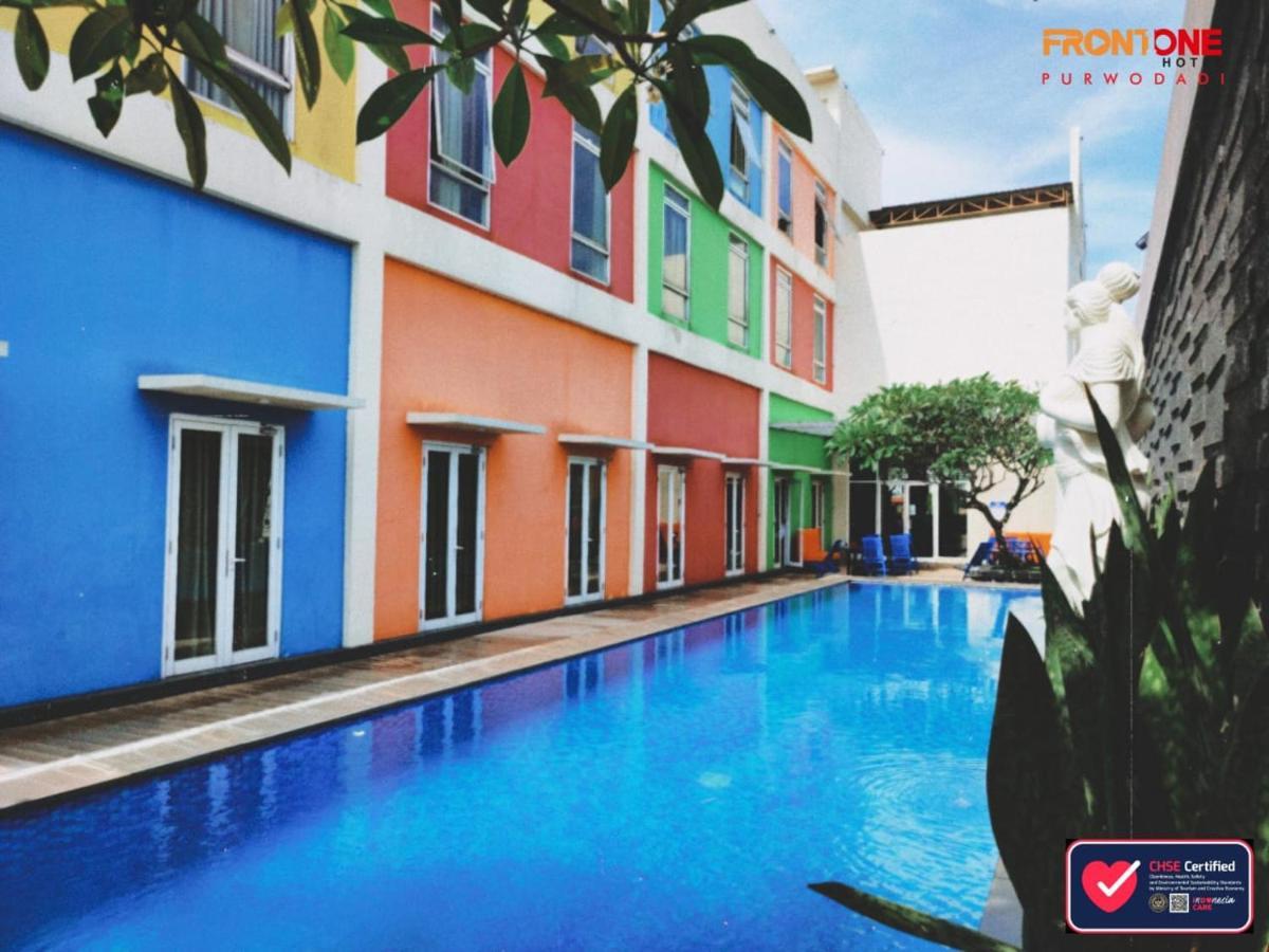 Front One Hotel Purwodadi Purwodadi  Ngoại thất bức ảnh