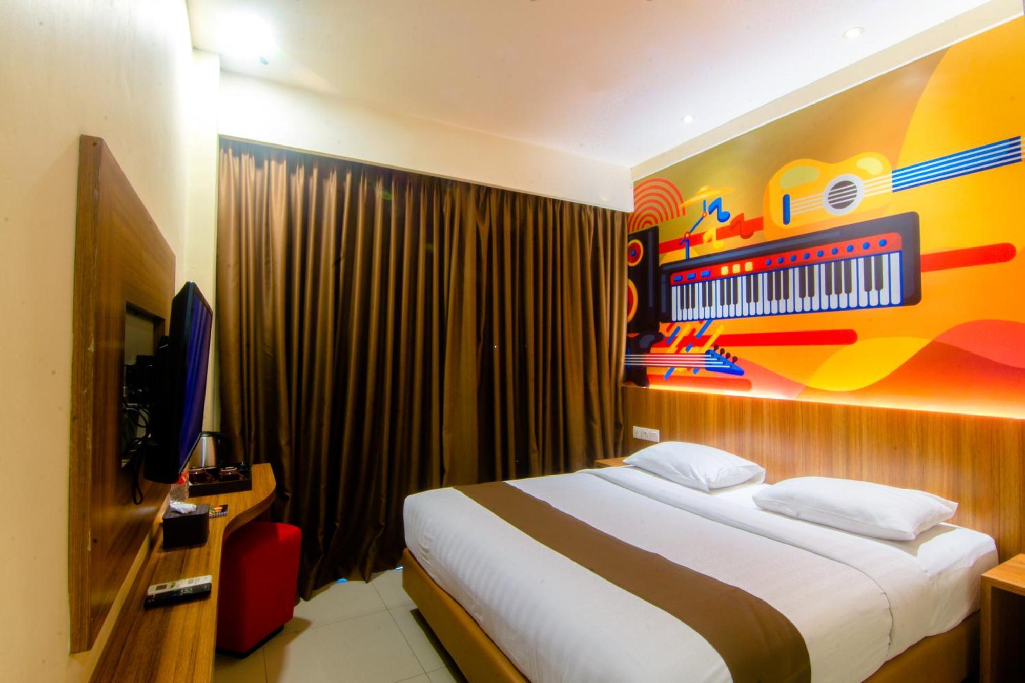 Front One Hotel Purwodadi Purwodadi  Ngoại thất bức ảnh