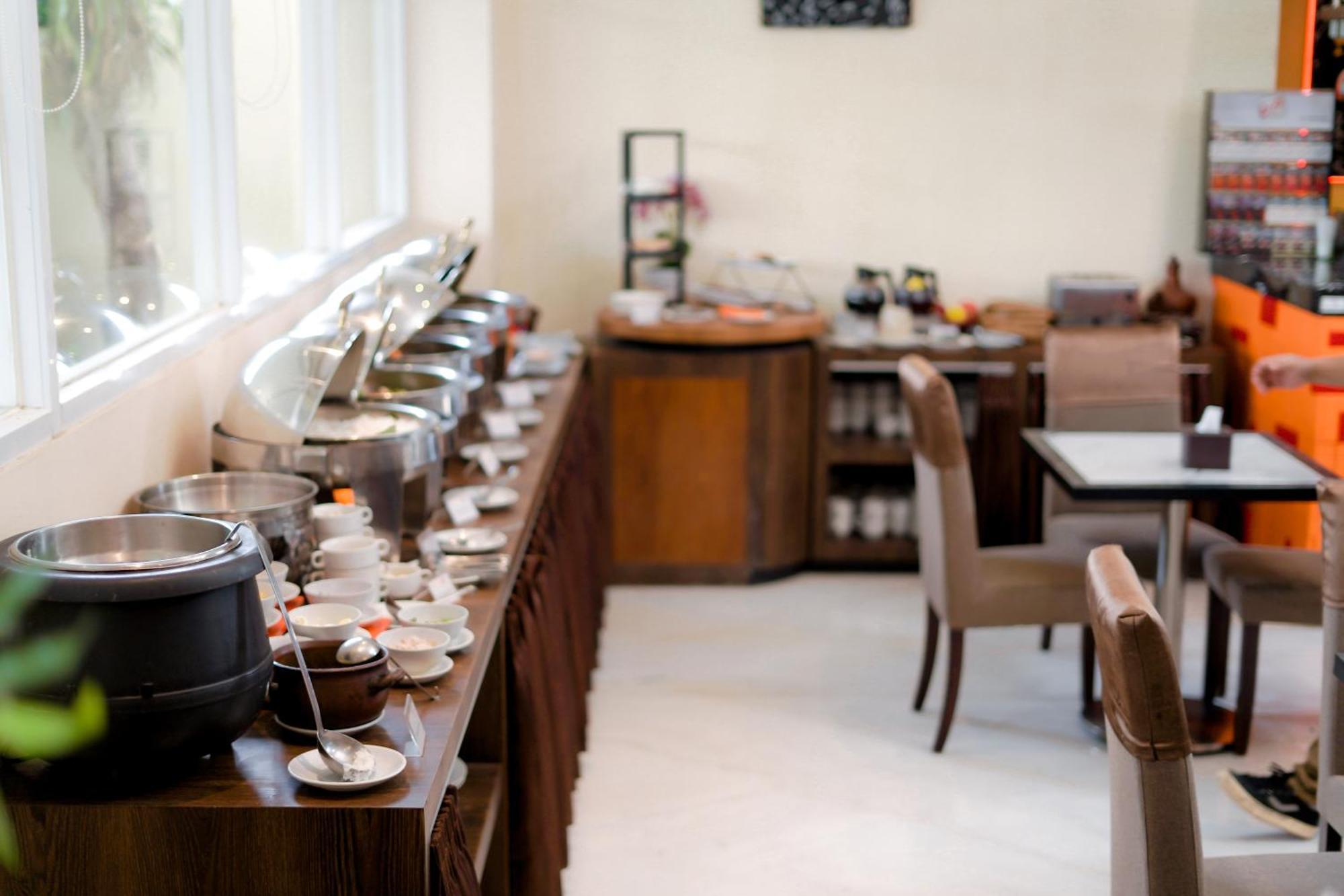 Front One Hotel Purwodadi Purwodadi  Ngoại thất bức ảnh